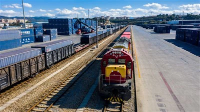 Shipping pa tren ki soti nan Lachin